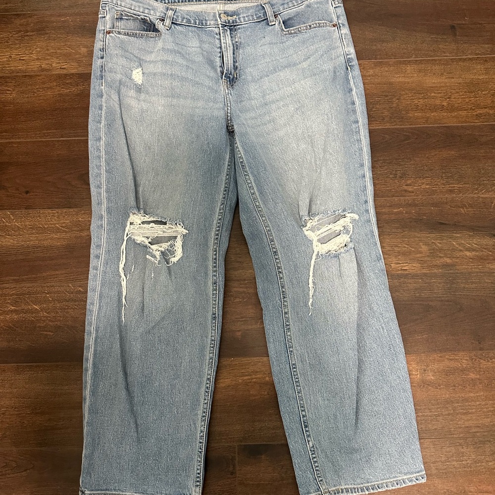 Distressed Light Blue Women's Jeans size 14